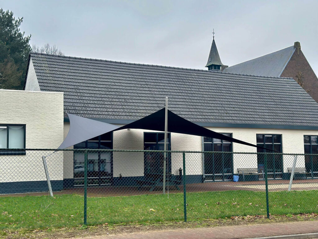 Maria-Hoop-Dorpshuis-terras-Overkapping-manta-roofs-Stichting-de-Annendaal-Buurthuis-overkapping-zeildoek_042 - Manta Roofs