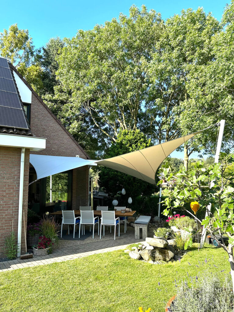 Munstergeleen-Terrasoverkapping-op-maat-aan-huis-strak-gespannen-manta-roofs-limburg-015 - Manta Roofs