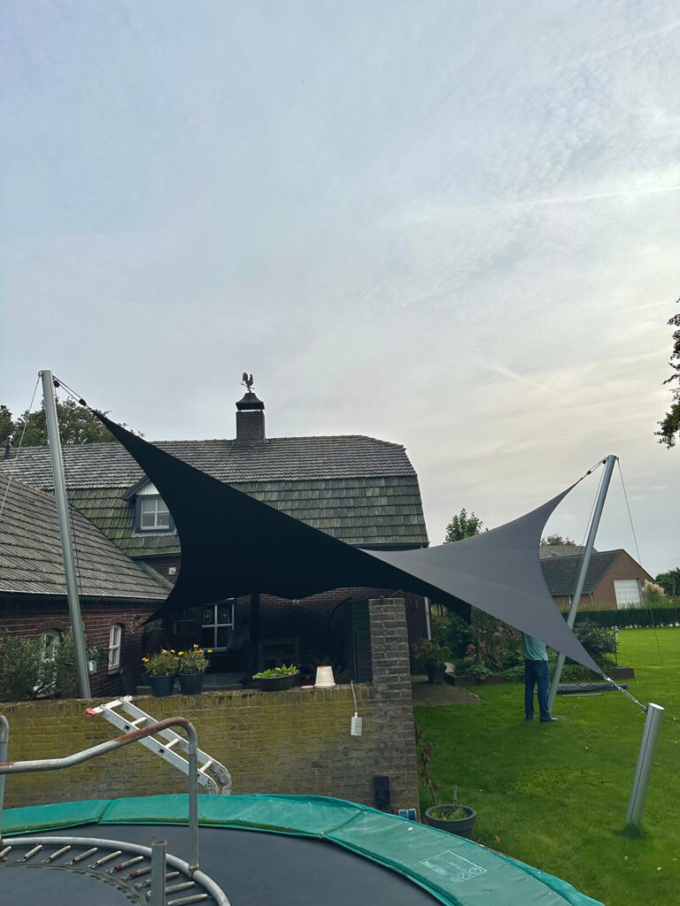 Oirlo-Overkapping-Schaduwdoek -Boerderij-woning-manta-roofs-stormvast-luxe-sfeer-verwijderbaar-zonwerend-018 - Manta Roofs