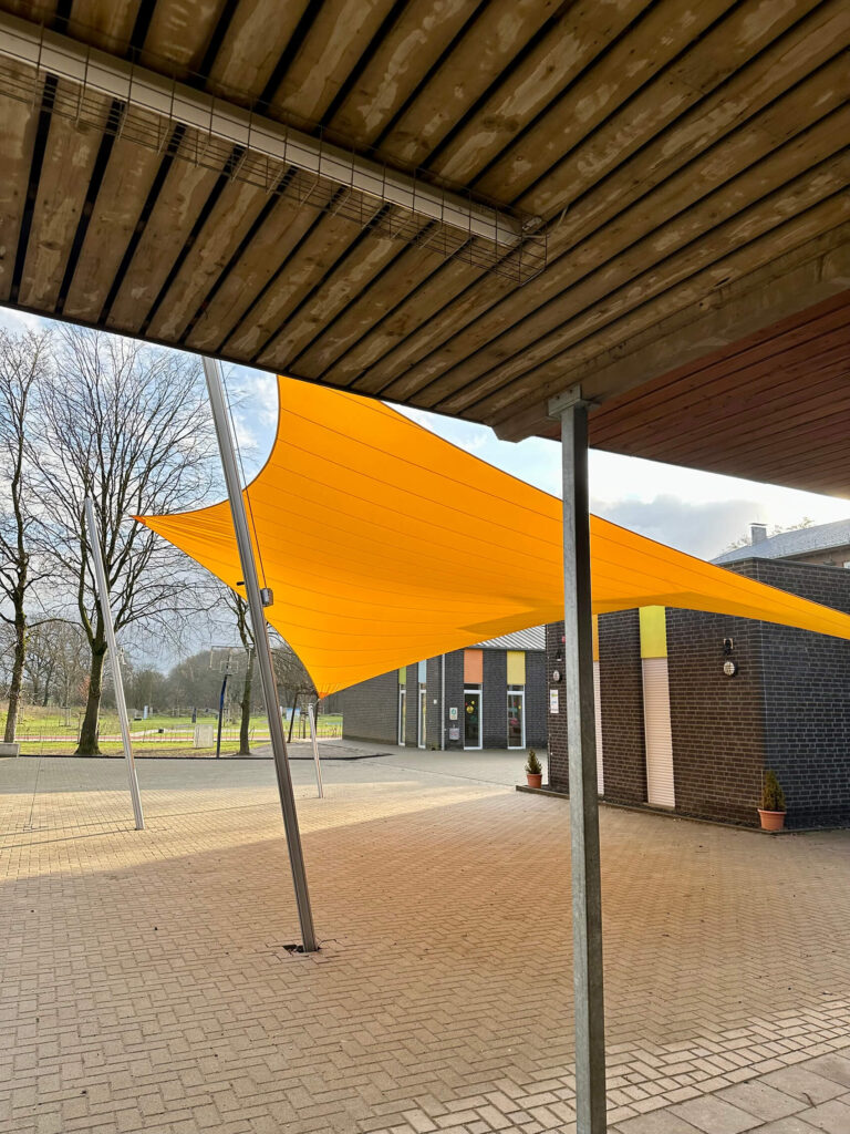 Selfkant-Saeffelen-Westzipfehlschule-Schaduwdoek-schoolplein-Bescherm-kinderen-manta-roofs-002 - Manta Roofs