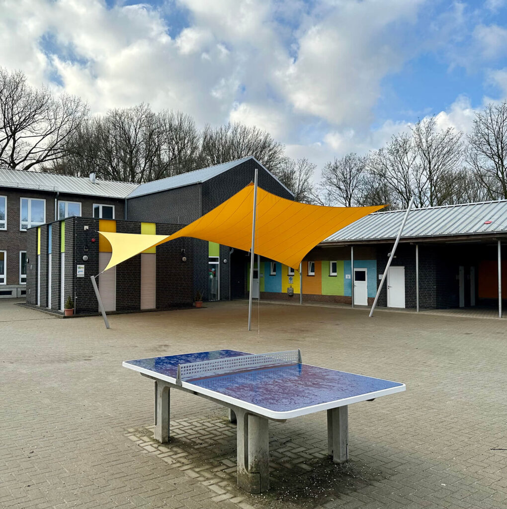 Selfkant-Saeffelen-Westzipfehlschule-Schaduwdoek-schoolplein-Bescherm-kinderen-manta-roofs-003 - Manta Roofs