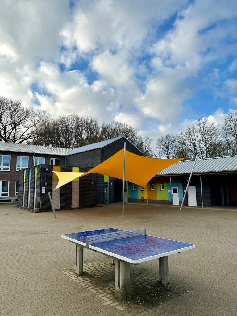 Selfkant-Saeffelen-Westzipfehlschule-Schaduwdoek-schoolplein-Bescherm-kinderen-manta-roofs-011 - Manta Roofs