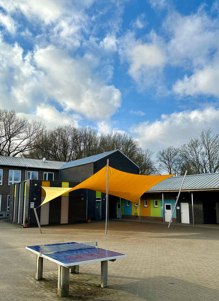 Selfkant-Saeffelen-Westzipfehlschule-Schaduwdoek-schoolplein-Bescherm-kinderen-manta-roofs-019 - Manta Roofs