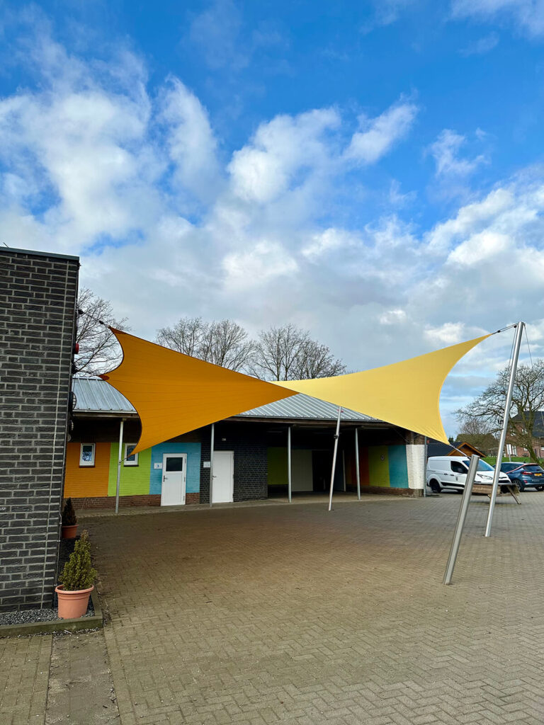 Selfkant-Saeffelen-Westzipfehlschule-Schaduwdoek-schoolplein-Bescherm-kinderen-manta-roofs-020 - Manta Roofs
