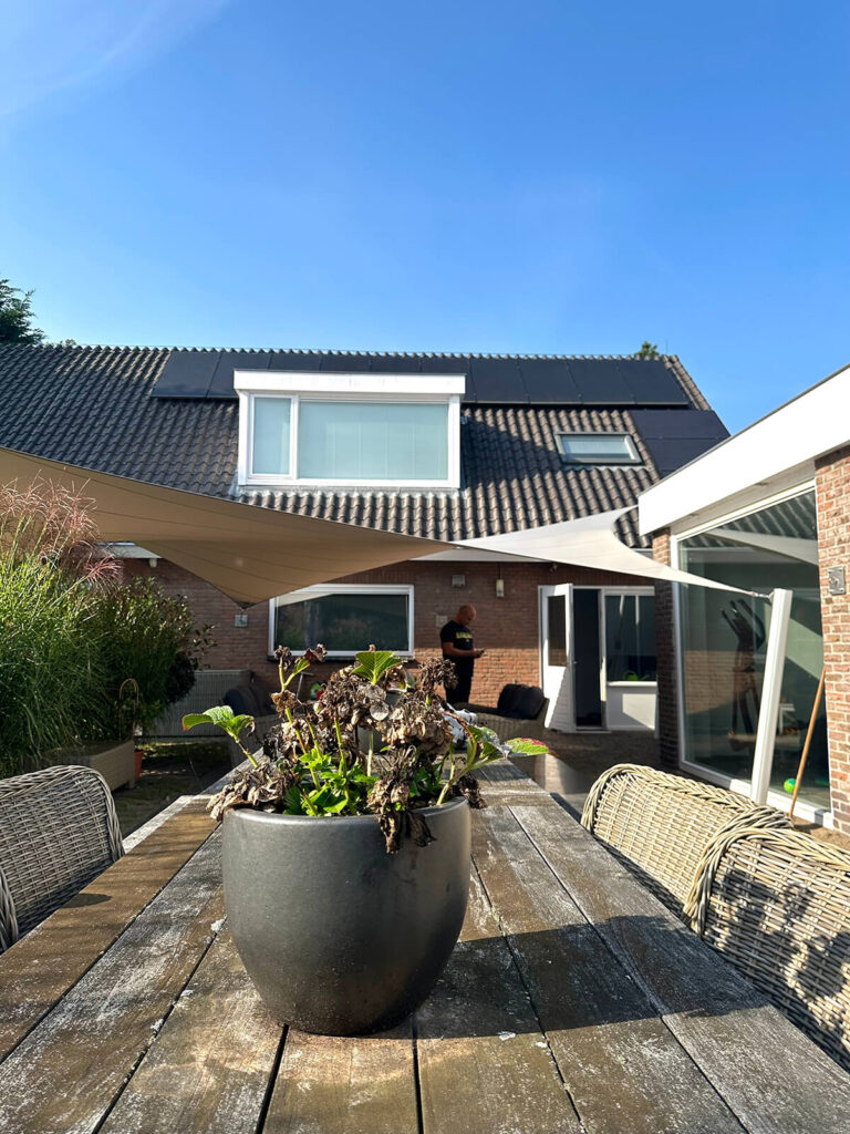 Utrecht-spanzeil-op-maat-stormvast-aan-huis-maatwerk-waterdicht-lichtdoorlatend-luxe-07 - Manta Roofs