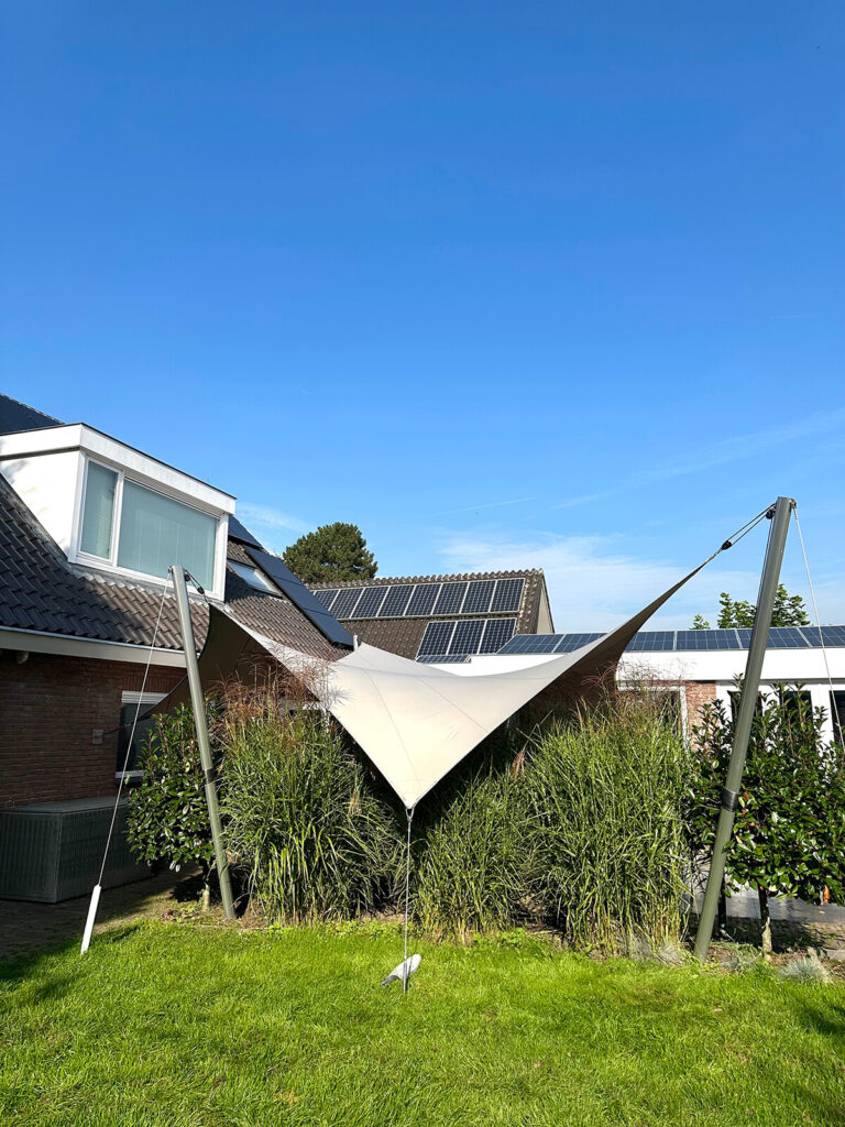 Utrecht-spanzeil-op-maat-stormvast-aan-huis-maatwerk-waterdicht-lichtdoorlatend-luxe-09 - Manta Roofs