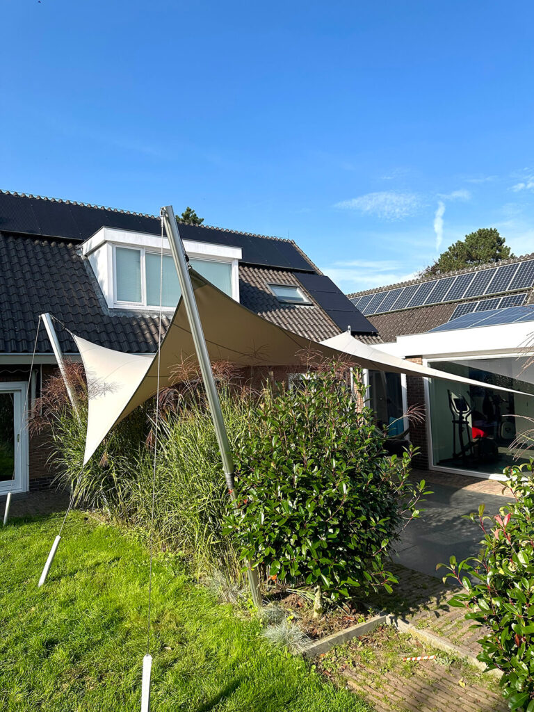 Utrecht-spanzeil-op-maat-stormvast-aan-huis-maatwerk-waterdicht-lichtdoorlatend-luxe-13 - Manta Roofs