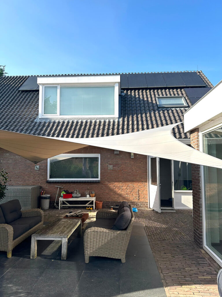 Utrecht-spanzeil-op-maat-stormvast-aan-huis-maatwerk-waterdicht-lichtdoorlatend-luxe-30 - Manta Roofs