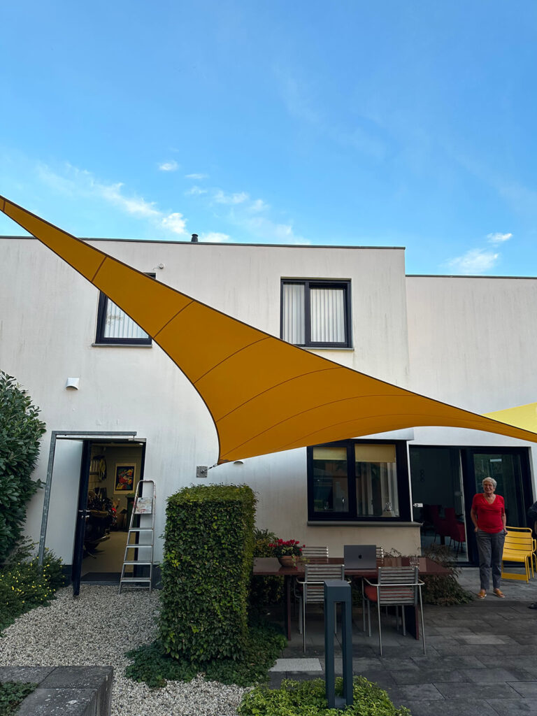 valkenburg-manta-roofs-Design-overkapping-op-maat-zonnedoek-limburg-stormvast-lichtdoorlatend-verwijderbaar-026 - Manta Roofs